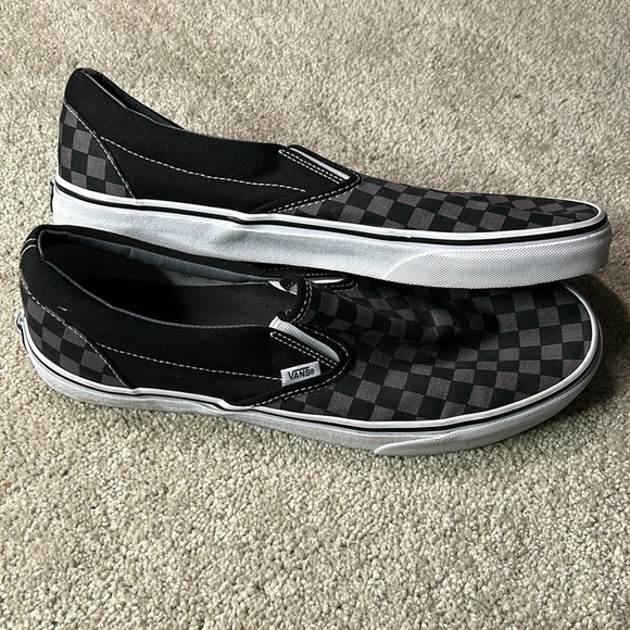 Men’s Vans classic checkerboard slip on sneakers - Picture 4 of 8